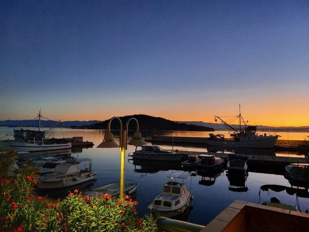 Apartman Nina Kali Esterno foto