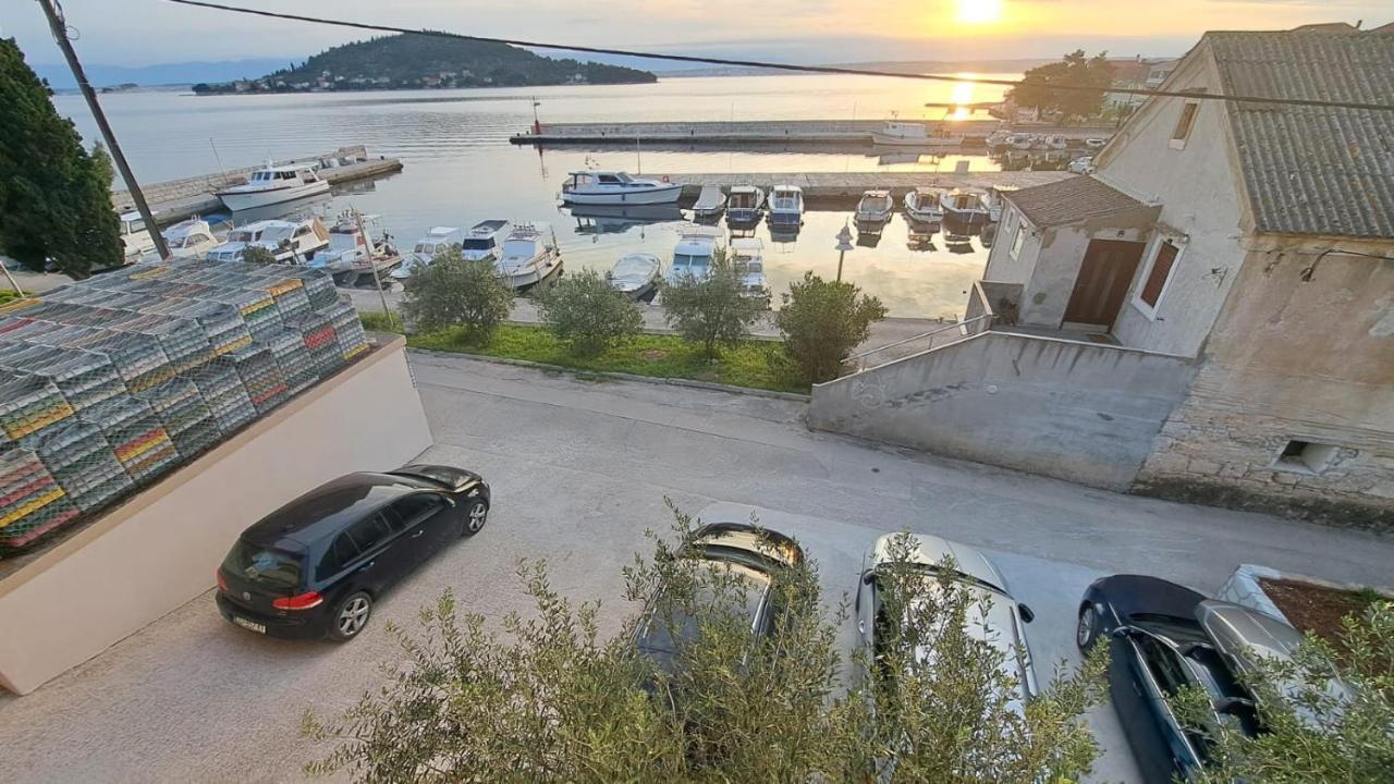 Apartman Nina Kali Esterno foto