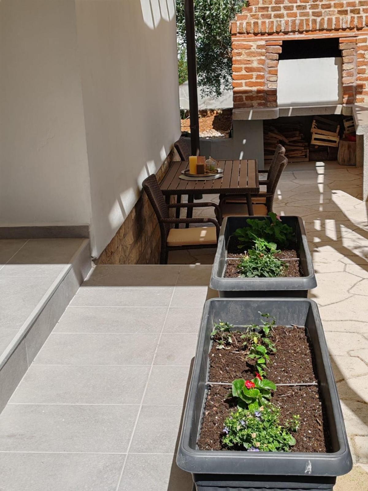 Apartman Nina Kali Esterno foto